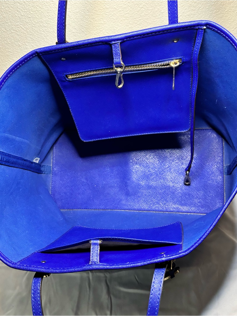 Michael Kors Large Unlined “Minimalist Travel” Tote in Blue with Gold Hardware - Picture 8 of 12